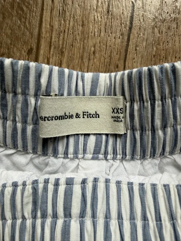 Abercrombie & Fitch Shorts - Image 3