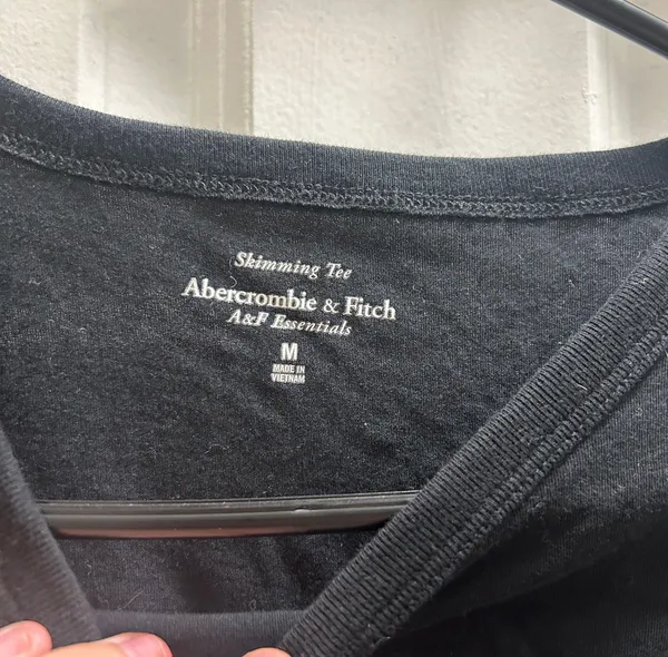 Abercrombie Essential Body-Slimming Tee - Image 4