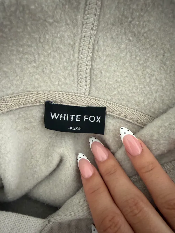 White Fox Boutique Offstage set - Image 4
