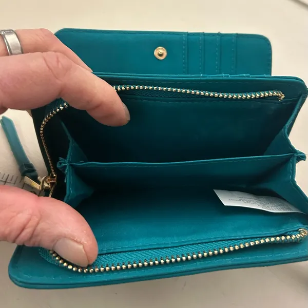 Wallet Chic Teal Leather Wallet Like New! Feels great! Handy - Image 5
