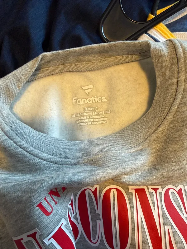 Fanatics Wisconsin Badgers Crewneck - Image 4