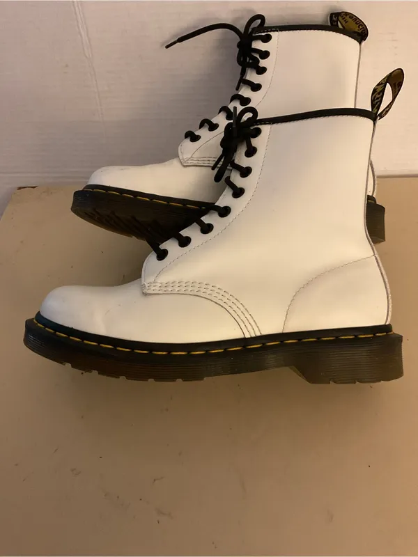 Dr. Martens women White Leather Lace-Up Combat Boots US 7 - Image 7