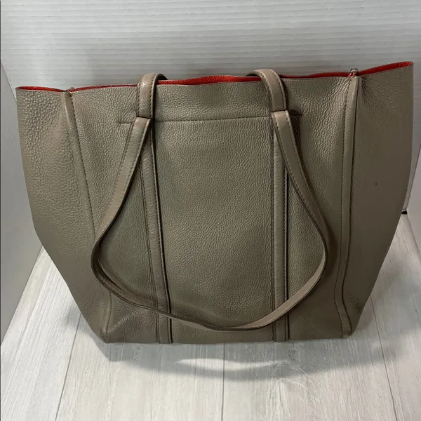 Marc Jacobs Taupe Tote Bag - Image 5