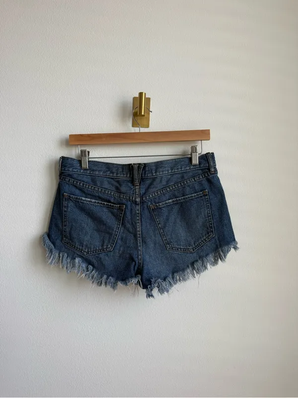 Free People We The Free Frayed Denim Cutoff Shorts Medium Wash Size 27 - Image 6