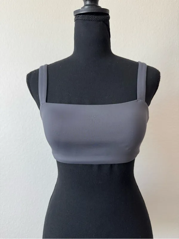 Vuori Set Evolve Square Neck Bra in Charcoal Grey Size Extra Small Like New - Image 4
