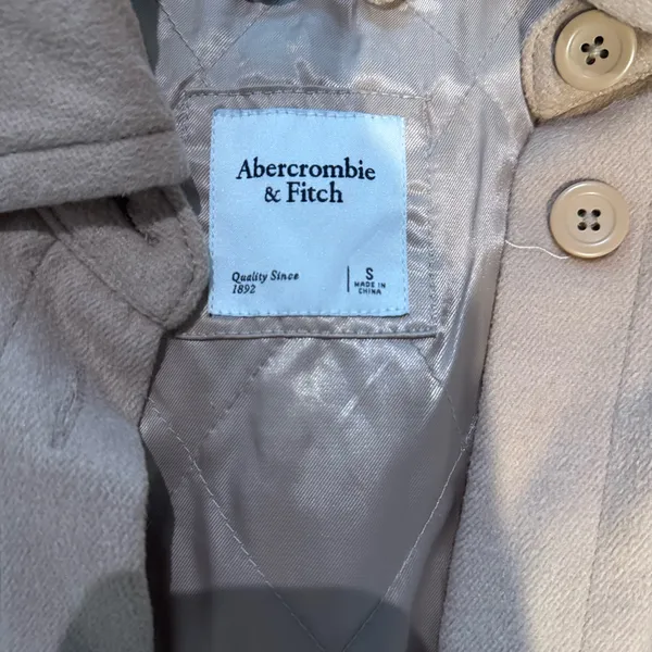 Abercrombie and Fitch oversized tan jacket - Image 5