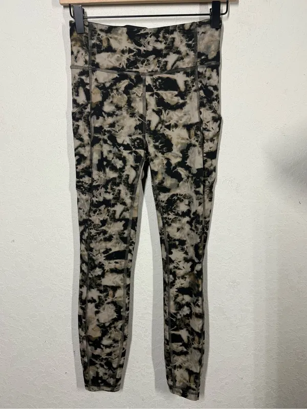 Lululemon Invigorate High Rise Tight 25" Size 4 - Image 5