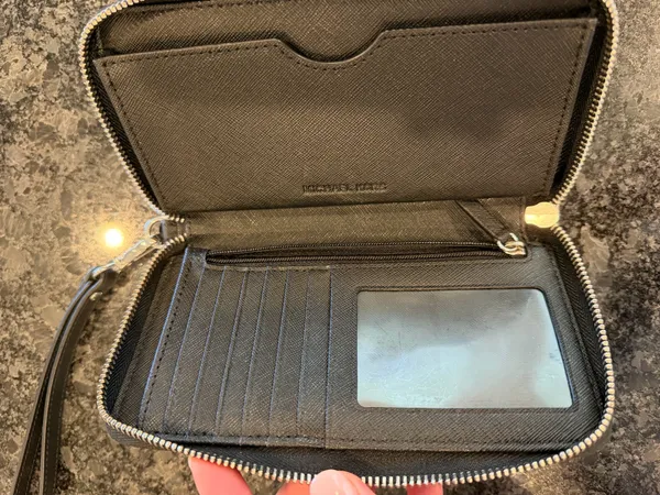 Michael Kors Wallet - Image 3