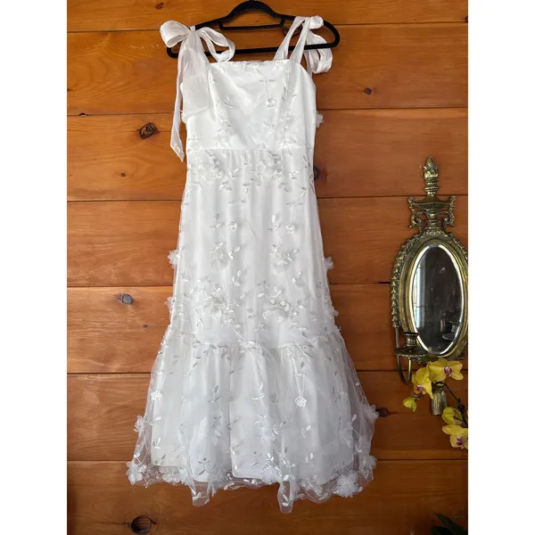 Lulus Divinely Adored White Embroidered Floral Midi Dress XS NWOT - Image 4