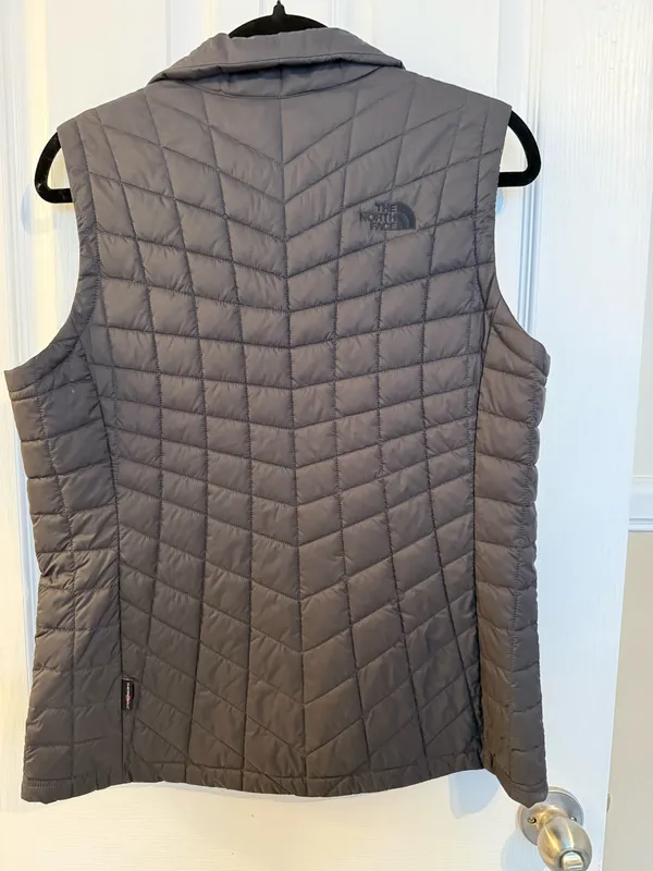 North Face Thermoball Insulated Vest - Image 2