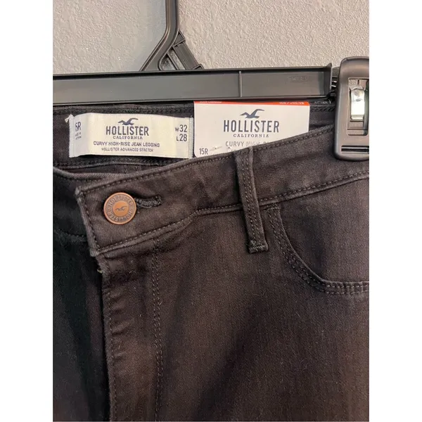 NWT Hollister Black Curvy High Rise Jean Jeggings‎ 32 X 28 Distressed - Image 2