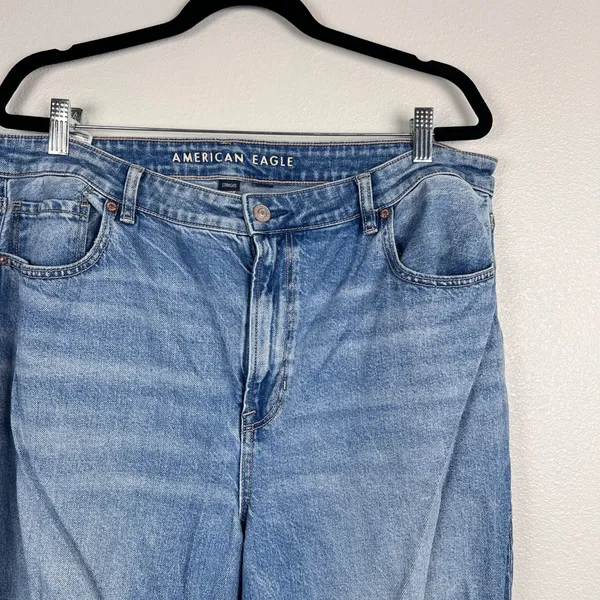 American Eagle‎ Distressed Mom Jeans Blue High Rise Straight Leg Size 18 - Image 2