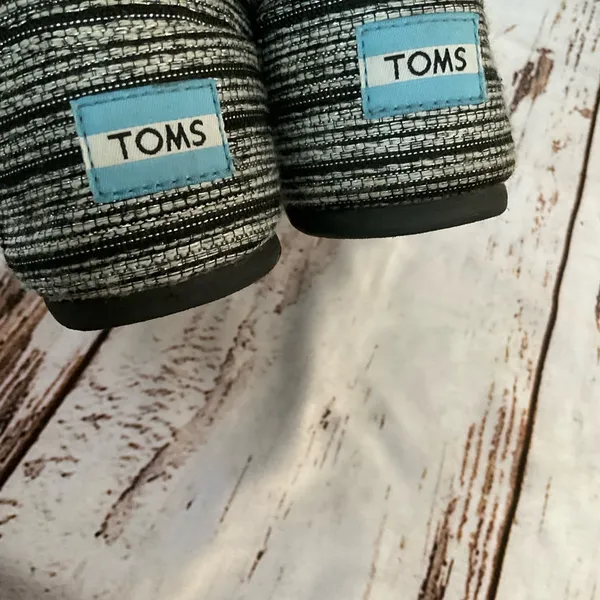 TOMS BLACK‎ WHITE SILVER METALLIC SLIP ONS - Image 5