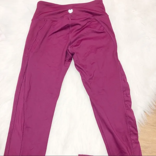 Forever 21 xsmall full length yoga/gym leggings - Image 3