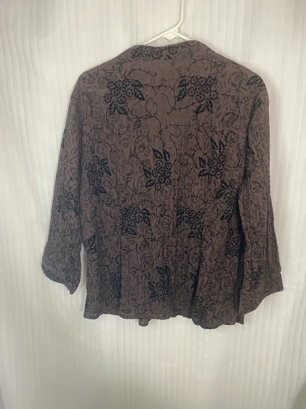 Cato Creek Brown Floral Button-Front Women's Blouse - Image 6