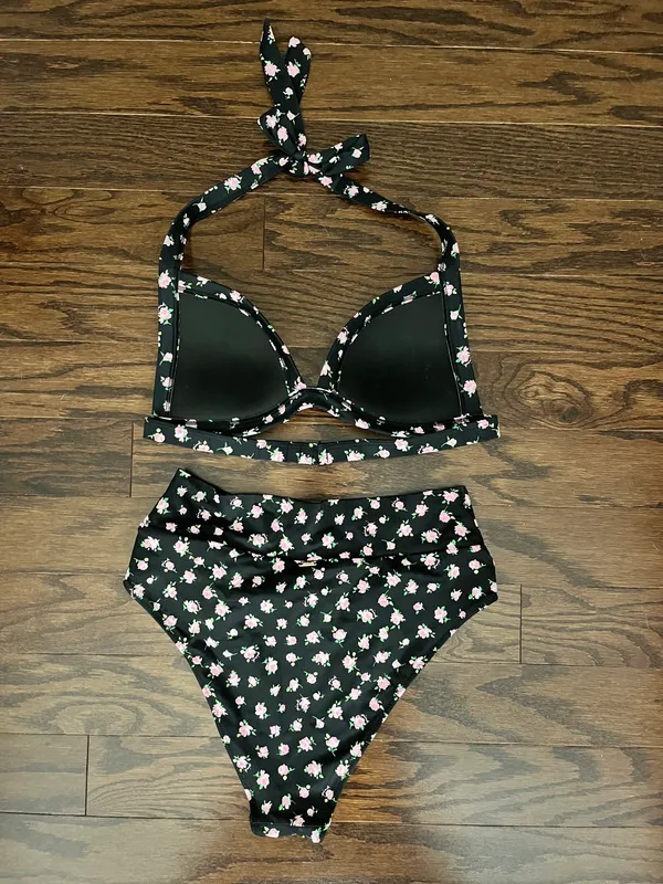 Victoria's Secret Bikini - Image 2