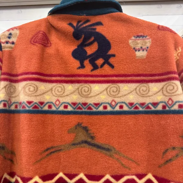Lake Matley fleece jacket no size tag.‎ See pics for measurements. Aztec - Image 6