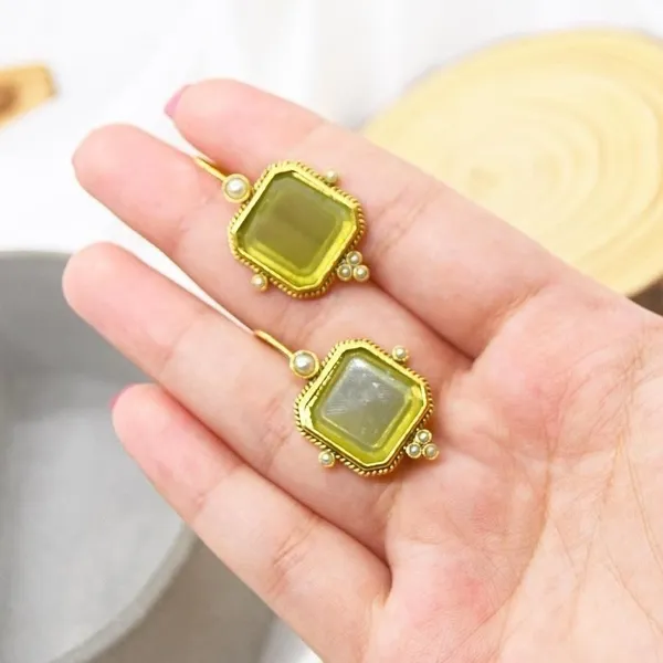 Green Square Earrings Gold - Image 5