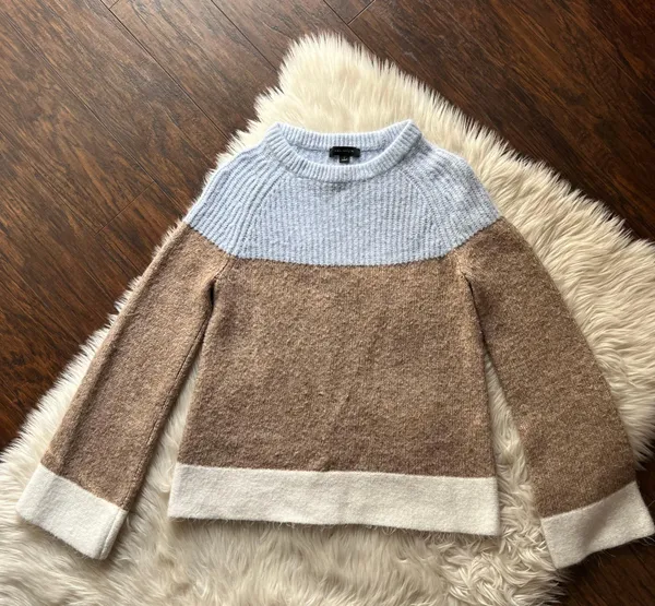 Ann Taylor Colorblock Flare Sleeve Sweater - Image 3