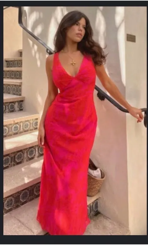 Showpo Midi Pink Floral Dress - Image 3