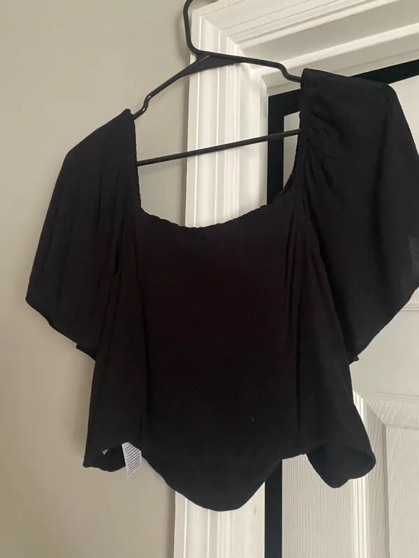 Black Cropped Formal Top - Image 3