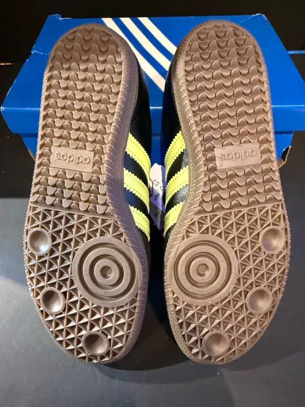 Adidas Women’s Samba OG size 6 - Image 5
