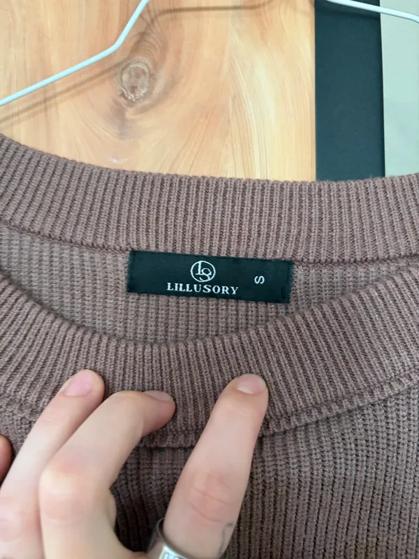 Brand new never worn oversized sweater Brown - Image 2