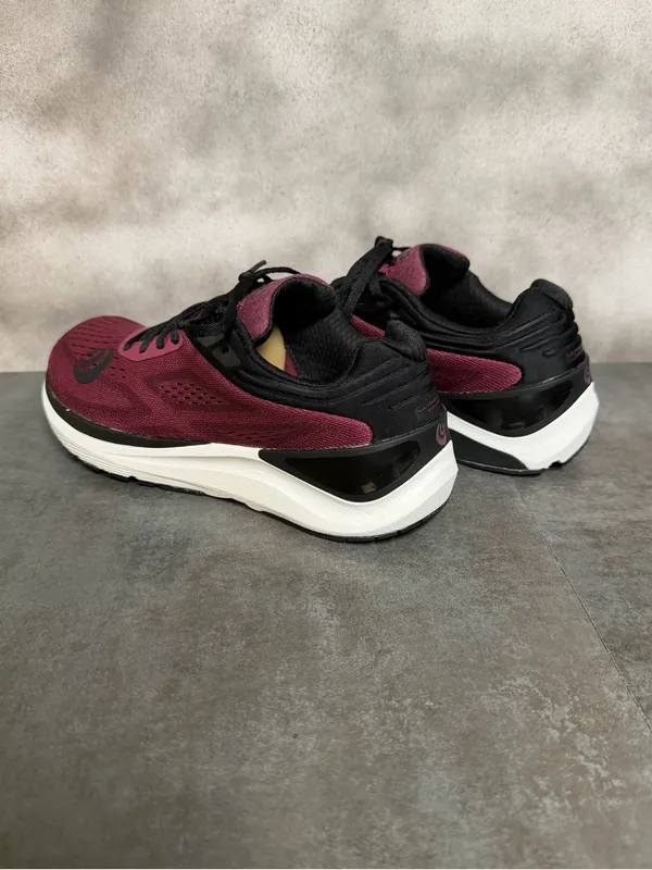 Topo Athletic Ultrafly 3 Women's Burgundy Running Shoes Size 7.5 - Image 10