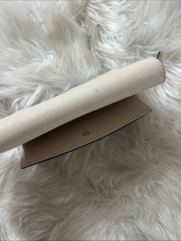 kate spade Black and Cream Bi-Color Saffiano Wallet no strap - Image 5
