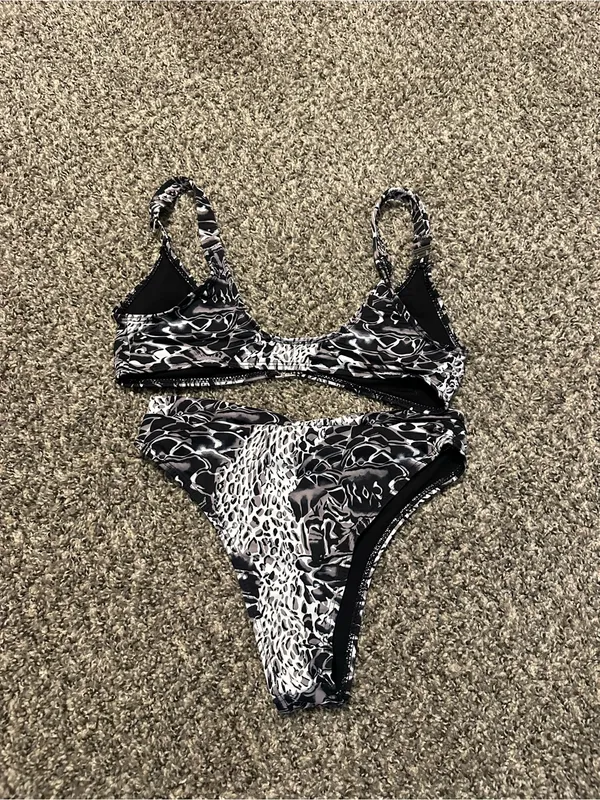 Women’s Black & White Printed Bikini Set Size M - Image 4