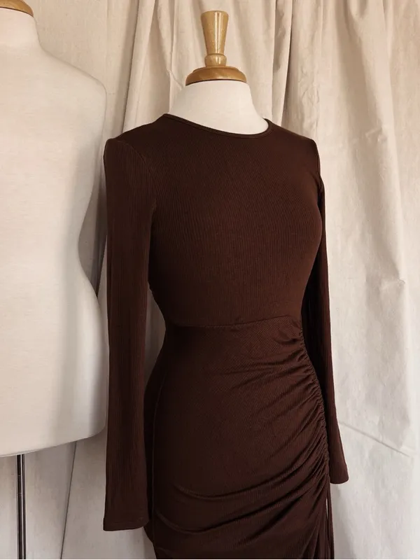 Elegant Brown Ruched Long-Sleeve Midi Dress - Image 2