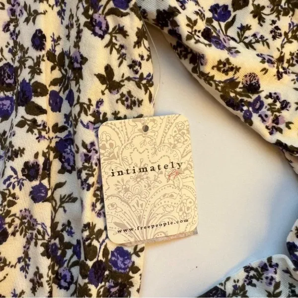 Free People Kaya Bodysuit Ivory Purple Floral Keyhole Size Small NWT - Image 5