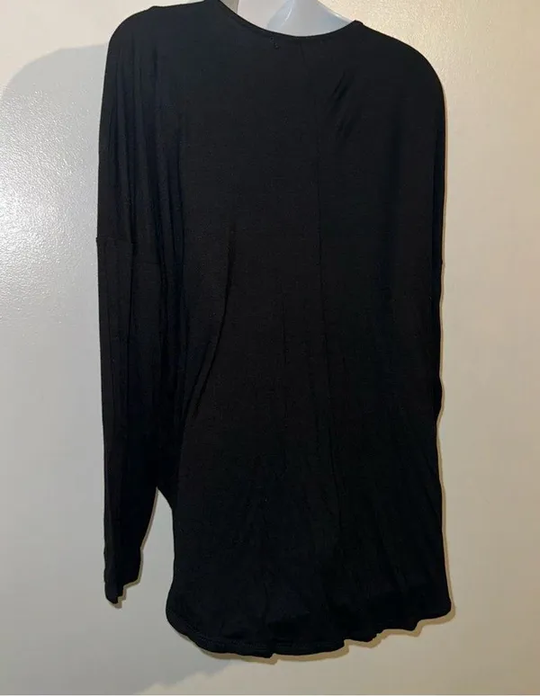 21Saints long sleeve high-low V-neck long sleeve shirt in black new size large - Image 8