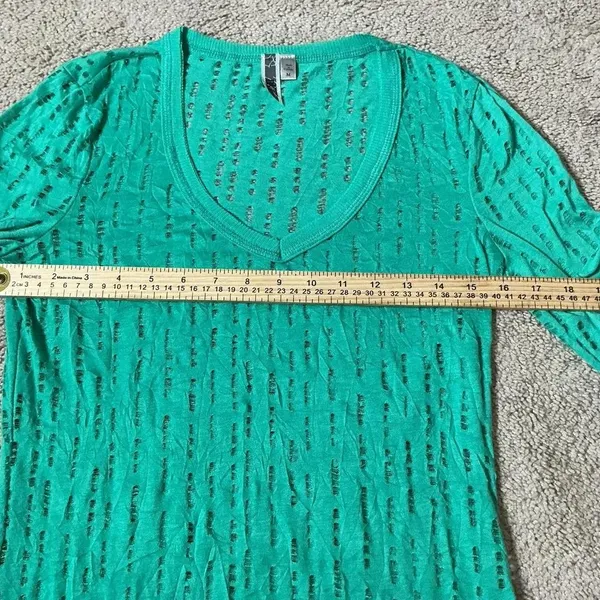 BKE Stripe Cutout Long Sleeve V Neck Top Women's Size M Grunge‎ - Image 4