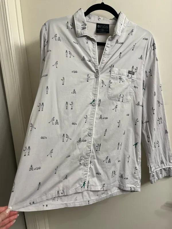 Figs Night Shift Pajama Top Size Medium - Image 5