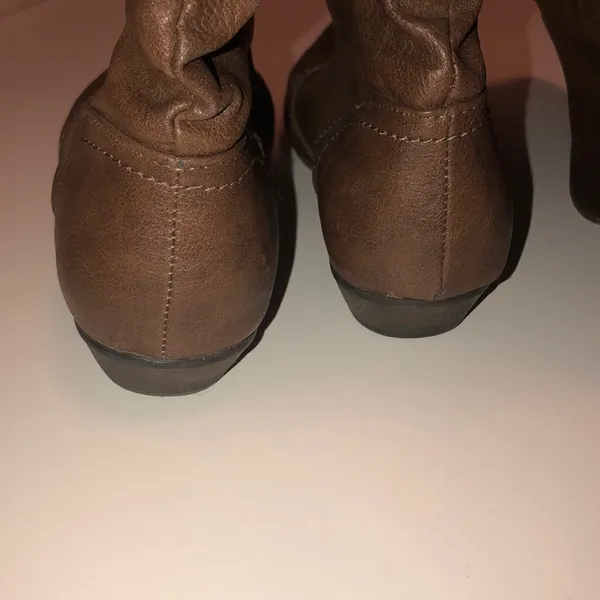 Brown fashion boots Size 8.5 - Image 3