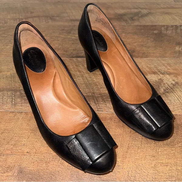Clarks Leather Heels Bow Accent Chunky Heel - Image 3