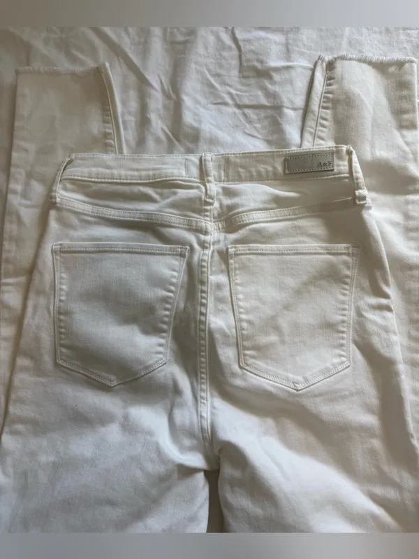 Abercrombie & Fitch women ultra high-rise, super skinny white jeans 27/4 - Image 6