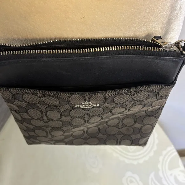 Coach Kitt Messenger Crossbody Bag Black & Signature Polished Pebble Leather - Image 8