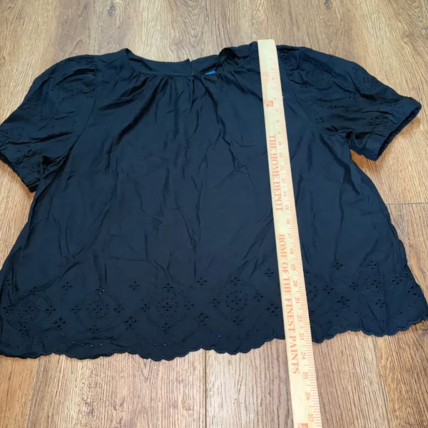 Old Navy Womens Large Black Eyelet Scallop Hem Puff Sleeve Blouse Top Feminine - Image 3