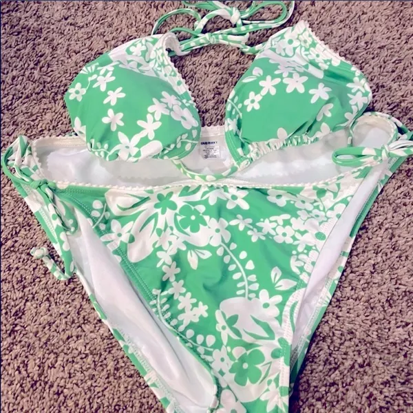 ✨Old Navy Floral Bikini Bottoms✨ - Image 2