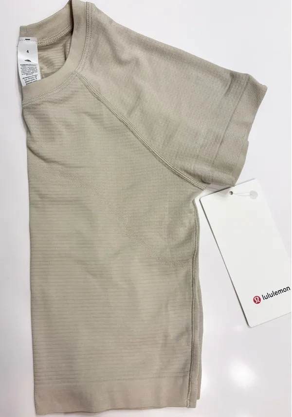 Lululemon Swiftly Tech Cropped Short Sleeve 2.0 - Image 4