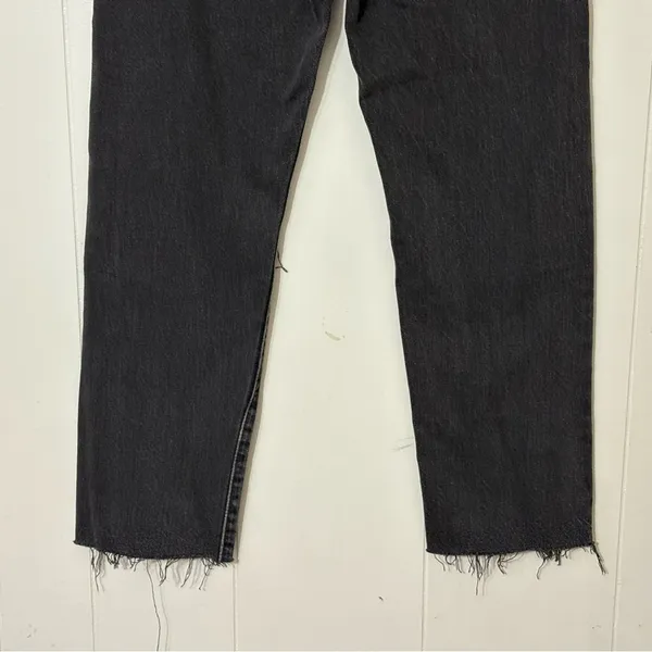 Levi’s Wedgie Straight Jeans Women’s 28 Black Distressed High Rise Raw Hem - Image 7