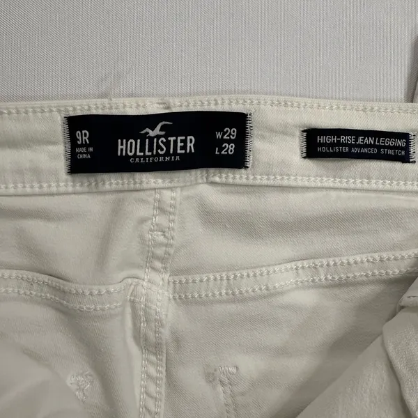 Hollister White Skinny Jeans Smooth Fit - Image 6