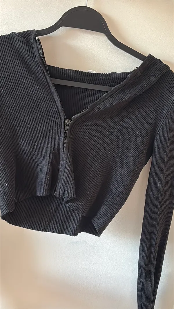 Garage Zip-up Cropped Sweater - Image 3
