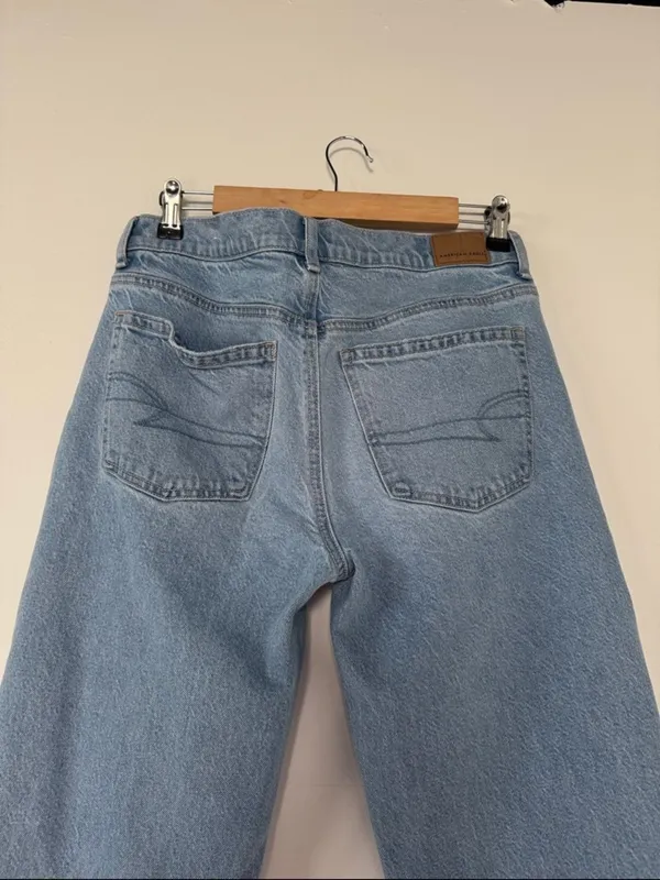 American Eagle  super High -rise Ankle Straight Blue Jeans EUC - Image 3