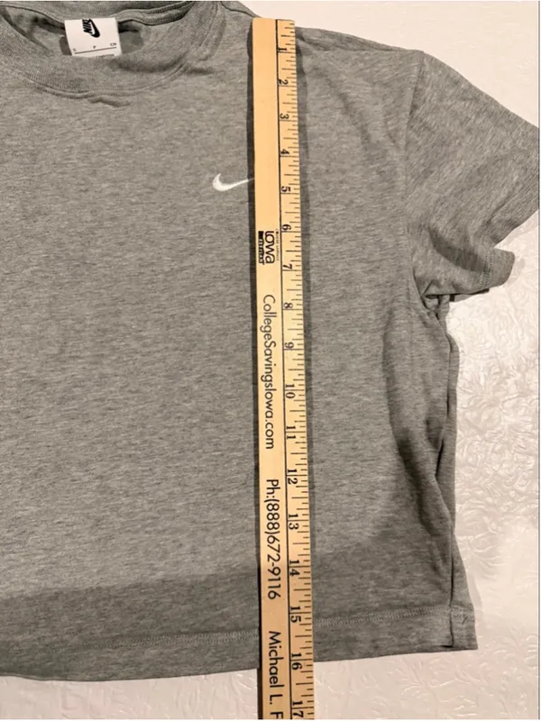 Nike Gray Embroidered Swoosh T-Shirt Women Small 100% Cotton Casual Athletic - Image 6