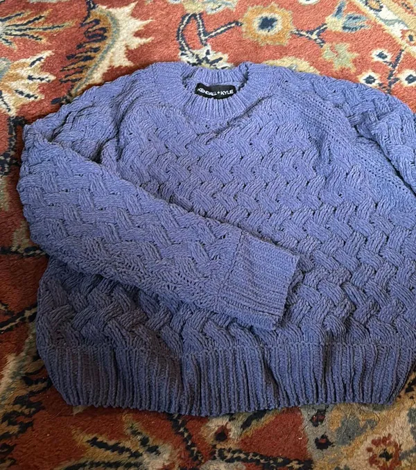 Kendall + Kylie Periwinkle Basket weave Sweater - Image 4