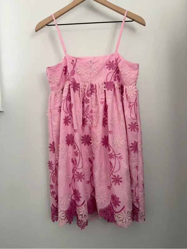 Storia Medium NEW Katy Embroidered Mini Dress Pink Floral Babydoll Flowy Preppy - Image 3