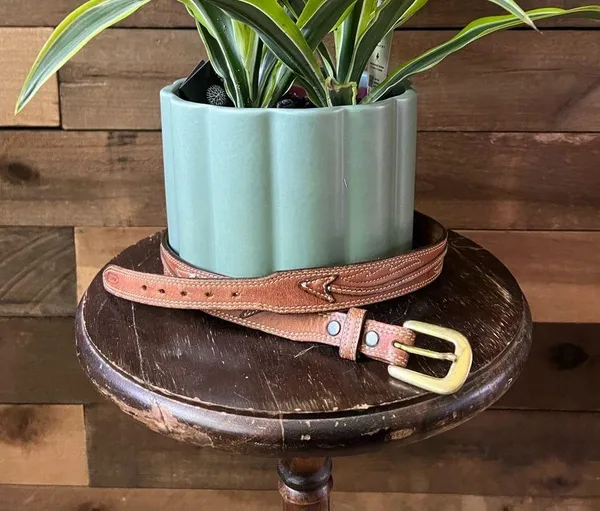 Vintage Jordache Genuine Leather Belt USA Made Arrow Stitch Brass Buckle 30 - Image 8